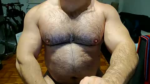 Snapshot of muslbuddy chatting on 11.18.25 muslbuddy online show from 11.18.25