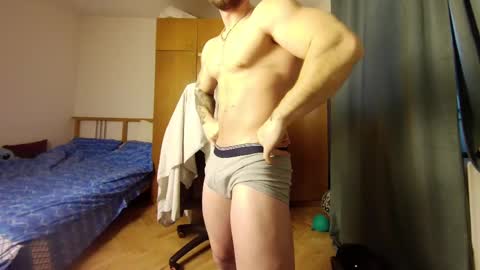 Snapshot of muslejoker chatting on 02.12.25 musle joker online show from 02.12.25