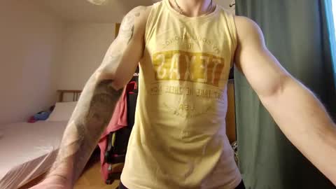 Snapshot of muslejoker chatting on 03.02.25 musle joker online show from 03.02.25