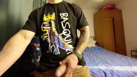 Snapshot of muslejoker chatting on 09.29.25 musle joker online show from 09.29.25