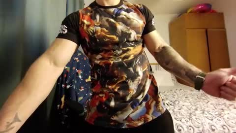 Snapshot of muslejoker chatting on 10.01.25 musle joker online show from 10.01.25