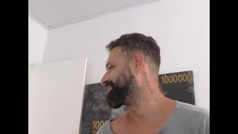 Snapshot of musosc chatting on 02.18.25 musosc online show from 02.18.25