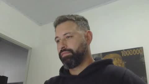 Snapshot of musosc chatting on 10.22.25 musosc online show from 10.22.25