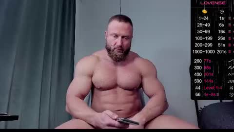 Snapshot of musscle_king chatting on 06.11.26 Artemius online show from 06.11.26