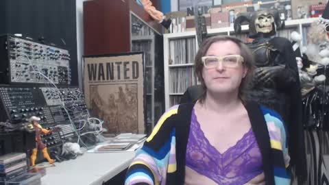 Snapshot of muziknerd chatting on 01.18.25 Muziknerd online show from 01.18.25