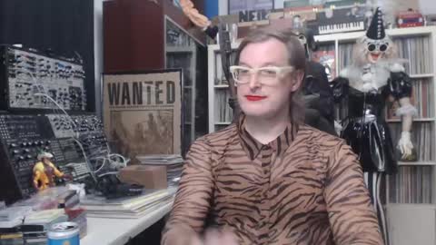 Snapshot of muziknerd chatting on 09.14.25 Muziknerd online show from 09.14.25