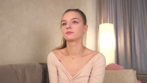 Snapshot of my_little_pollly chatting on 06.17.26 Polly online show from 06.17.26