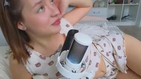 Snapshot of my_mia_ chatting on 12.01.25 MIA I will be here Monday Wednesday Thursday Saturday online show from 12.01.25