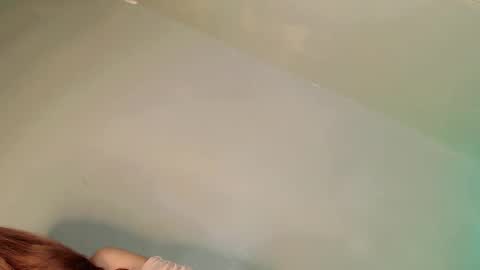 Snapshot of my_oh_my18 chatting on 12.09.24 ROYCE online show from 12.09.24