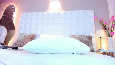 Snapshot of mya_evans chatting on 12.04.24 Mariana Evans online show from 12.04.24