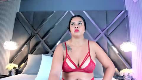 Snapshot of mya_evans chatting on 10.22.25 Mariana Evans online show from 10.22.25