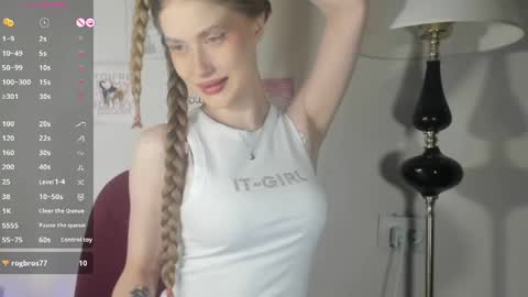 Snapshot of mychloecute chatting on 05.23.26 chloe online show from 05.23.26
