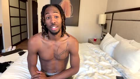 Snapshot of mycreamydreams chatting on 01.11.25 mycreamydreams online show from 01.11.25