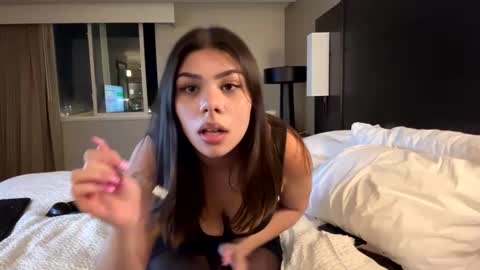 Snapshot of mycreamydreams chatting on 01.27.25 mycreamydreams online show from 01.27.25