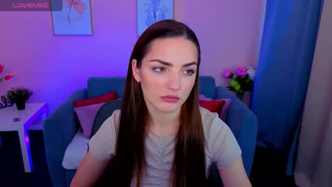 Snapshot of myellaluvs chatting on 09.28.25 Ella online show from 09.28.25