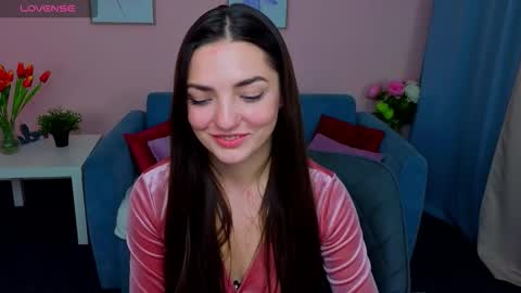 Snapshot of myellaluvs chatting on 10.06.25 Ella online show from 10.06.25