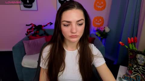 Snapshot of myellaluvs chatting on 10.31.25 Ella online show from 10.31.25