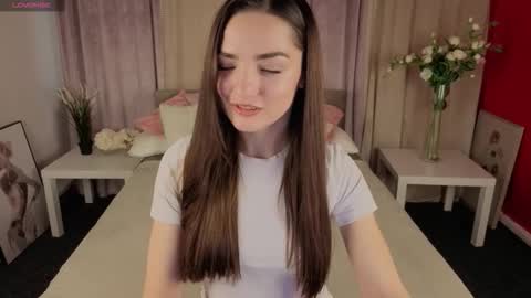 Snapshot of myellaluvs chatting on 11.04.25 Ella online show from 11.04.25