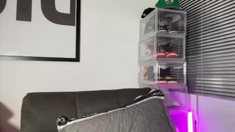 Snapshot of myke_esthetic chatting on 10.08.25 Myke esthetic online show from 10.08.25