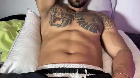 Snapshot of myke_esthetic chatting on 10.11.25 Myke esthetic online show from 10.11.25