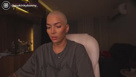 Snapshot of mykinkybunny chatting on 03.04.25 jacke BUNNY online show from 03.04.25