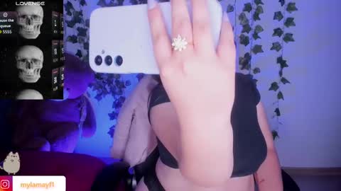 Snapshot of myla_mayfield chatting on 09.18.25 Myla online show from 09.18.25