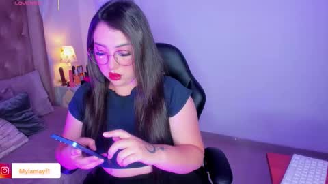 Snapshot of myla_mayfield chatting on 11.08.25 Myla online show from 11.08.25
