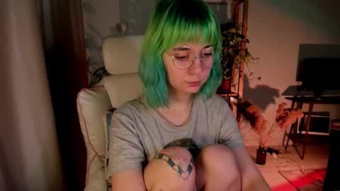 MylaFlores online show from 10.14.25