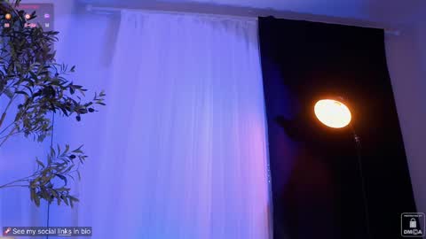 Snapshot of myliss chatting on 03.06.25 Liss Next stream December1 online show from 03.06.25