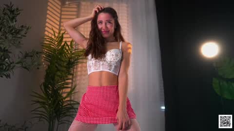 Snapshot of myliss chatting on 09.28.25 Liss Next stream December1 online show from 09.28.25