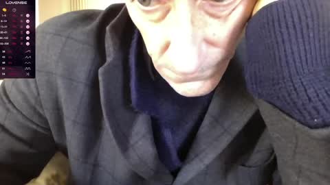 Bi sexy guy lovense hush is on private is open or password show tip if you like. online show from 12.02.24