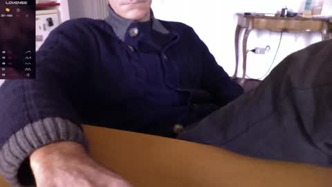 Bi sexy guy lovense hush is on private is open or password show tip if you like. online show from 12.15.24