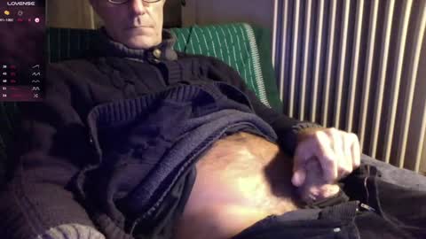 Bi sexy guy lovense hush is on private is open or password show tip if you like. online show from 12.24.24