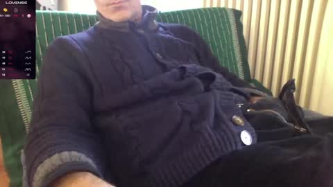 Bi sexy guy lovense hush is on private is open or password show tip if you like. online show from 12.25.24