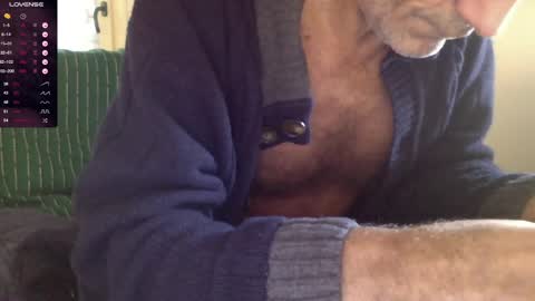 Bi sexy guy lovense hush is on private is open or password show tip if you like. online show from 12.29.24