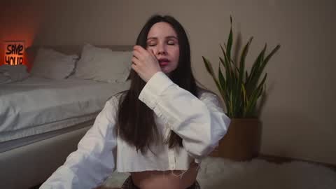 Snapshot of mynaughtynights chatting on 11.12.25 Sima online show from 11.12.25