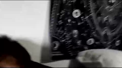 Snapshot of mynewlineofmoney chatting on 12.28.24 Lows online show from 12.28.24