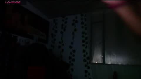 Snapshot of myomi_nix chatting on 10.17.25 myomi online show from 10.17.25