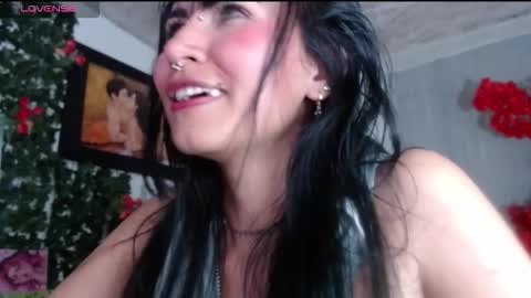 Snapshot of myomi_nix chatting on 11.06.25 myomi online show from 11.06.25