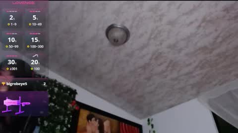 Snapshot of myomi_nix chatting on 11.10.25 myomi online show from 11.10.25