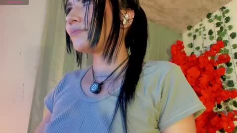 Snapshot of myomi_nix chatting on 06.02.26 myomi online show from 06.02.26