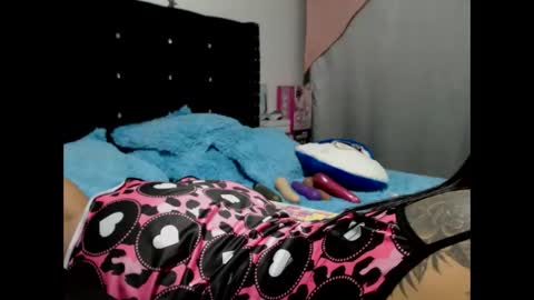 Snapshot of myrandafliiers chatting on 10.21.25 myranda online show from 10.21.25