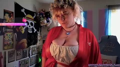 Myrtle Faust online show from 07.04.26
