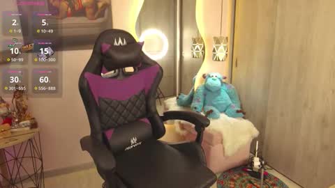 Snapshot of mysaris3 chatting on 10.08.25 S A R A online show from 10.08.25