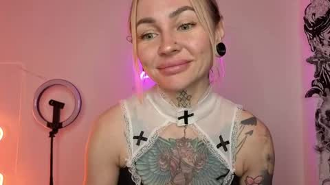 Snapshot of mysterious_twist chatting on 04.03.26 mysterious_twist online show from 04.03.26