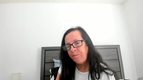mysteriouspeachgoddess online show from 09.27.25