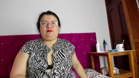 Snapshot of mystery_psique chatting on 10.25.25 mystery_psique online show from 10.25.25