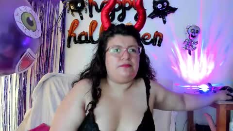 Snapshot of mystery_psique chatting on 11.01.25 mystery_psique online show from 11.01.25