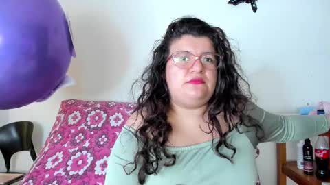 Snapshot of mystery_psique chatting on 11.08.25 mystery_psique online show from 11.08.25