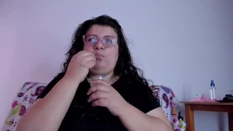 Snapshot of mystery_psique chatting on 11.14.25 mystery_psique online show from 11.14.25